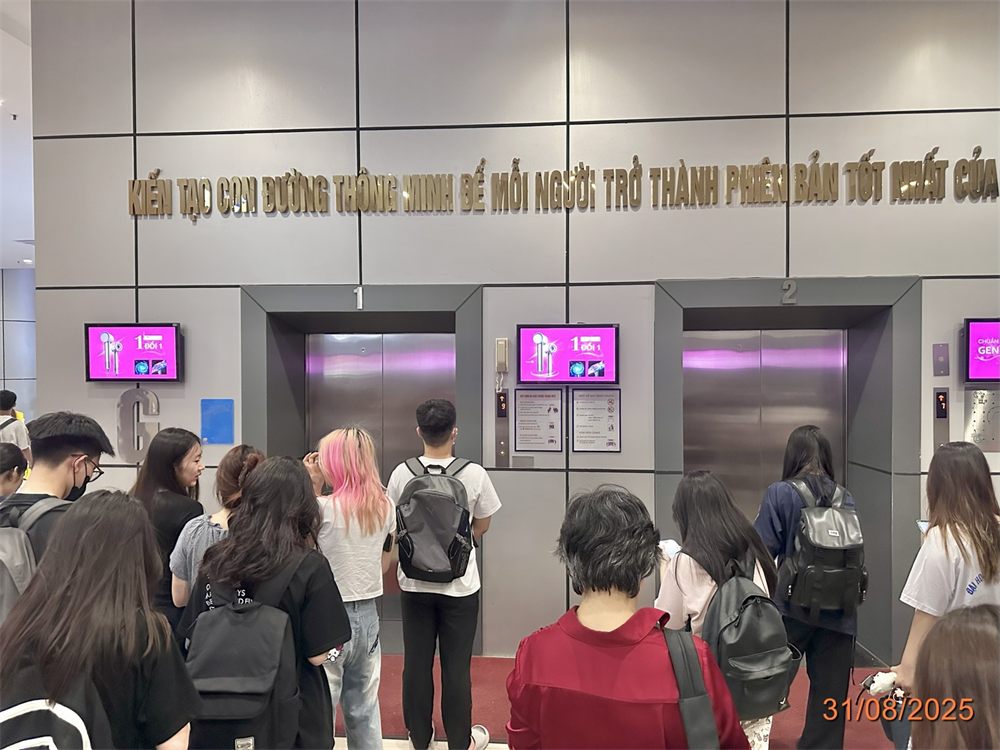 CWELL chào sinh viên Hà Nội